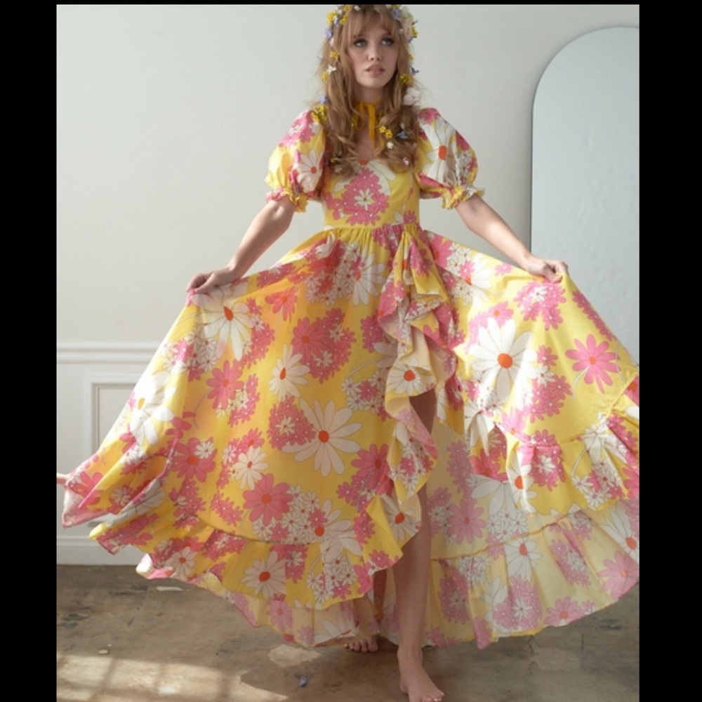 Selkie the Goldie Ruffle Gown size Medium, the color is softer than orginal.